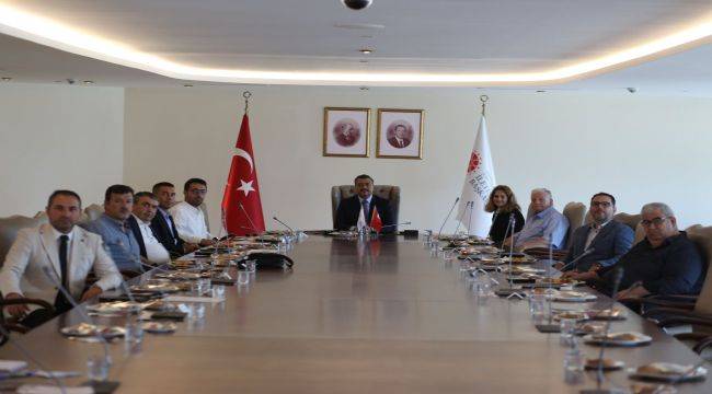 İzmir ve Manisa'daki Medya STK'ları İletişim Başkanlığı'nda bir araya geldi