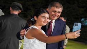 Başkan Tugay: Özgürlüğümüzü Şehitlerimizin Canına ve Gazilerimizin Cesaretine Borçluyuz