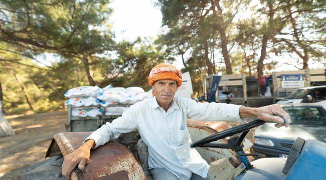 Büyükşehir’den yanan köylere 40 tonluk yem desteği