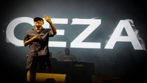 Ceza, İzmir’den barış mesajı verdi 