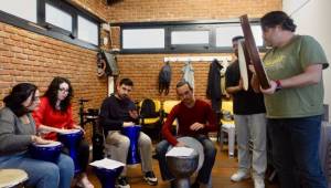 Genç İzmir'in ücretsiz müzik kursları için başvurular sürüyor