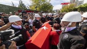 İzmir’in şehitlerine veda