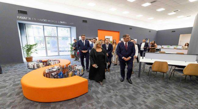 Prof. Dr. İlber Ortaylı kendi adını taşıyan kütüphaneyi açtı