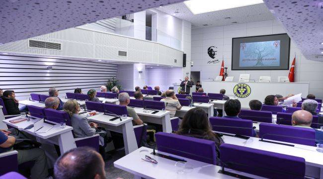 Buca Belediyesi’nden zeytin budama eğitimi