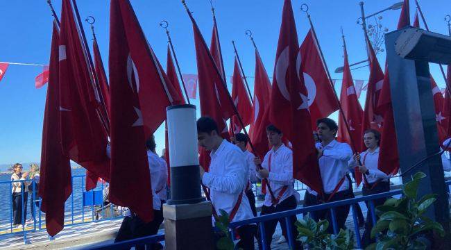 Cumhuriyet’in 102. Yılı İzmir’de Coşku ve Gururla Kutlandı