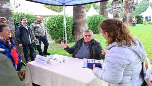 İZKİTAP’a yağmura rağmen yoğun ilgi