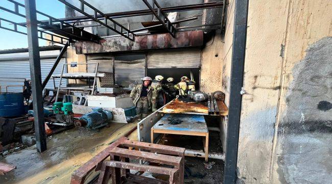 İzmir İtfaiyesi, Bornova’daki iş yeri yangınını kontrol altına aldı