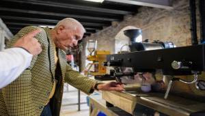 Torunlara kahve sözü: İleri yaş baristalar iş başında