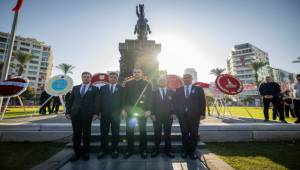 CHP İzmir Atatürk’ü minnetle andı