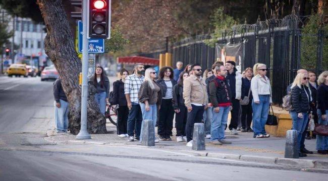 İzmir Ata’sını unutmadı