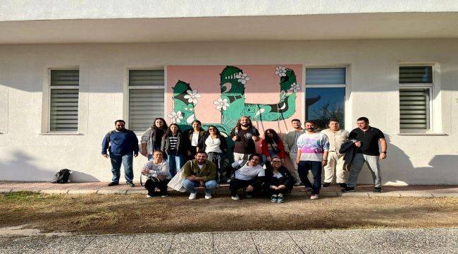 İzmir’de gençlere belediye çalışmaları hakkında eğitim