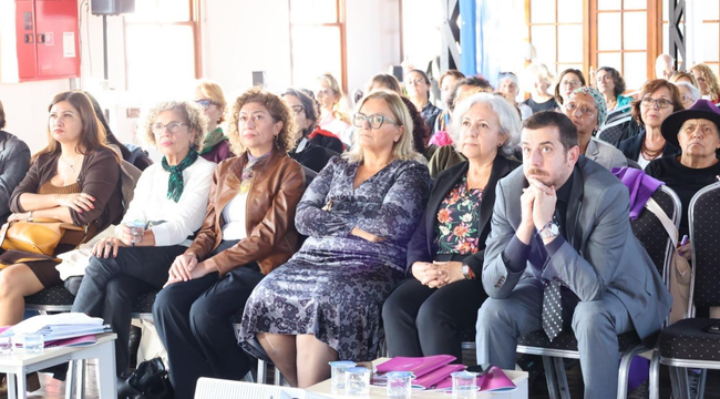 İzmir, kadınların katılımıyla güçleniyor 