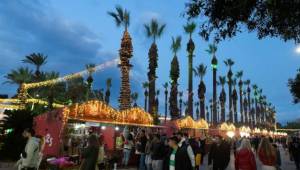 İzmir yeni yılı rengarenk bir festivalle karşılıyor