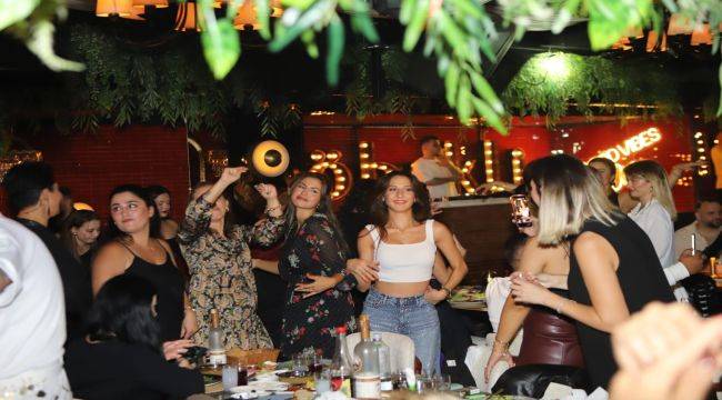 Unutulmaz Gecelerin Adresi: Göbekli İzmir