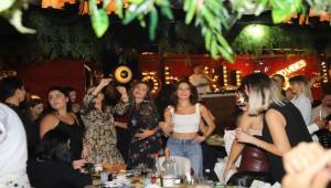 Unutulmaz Gecelerin Adresi: Göbekli İzmir