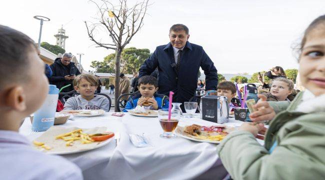 Başkan Tugay Göl Gazinosu’nda Beydağlı kadınlarla buluştu