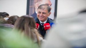 Başkan Tugay: Hizmette ayrım yok