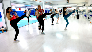 Bayraklı’da Kadınlara Ücretsiz “Tae-Bo” Dersleri Başladı