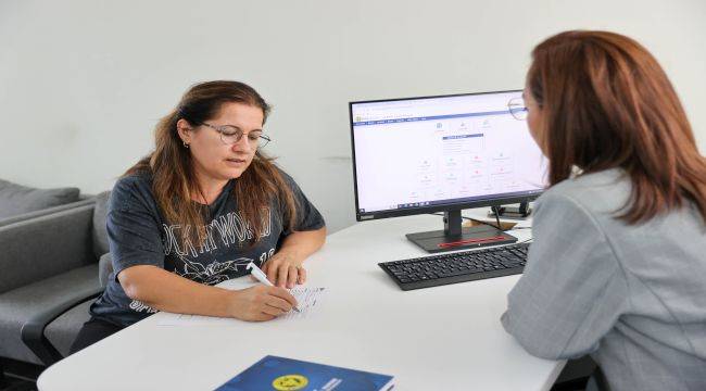 “Buca’nın İstihdam Ofisleri 6 Ayda 887 Kişiyi İşe Yerleştirdi”