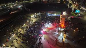 En uzun geceyi İzmirliler aydınlattı