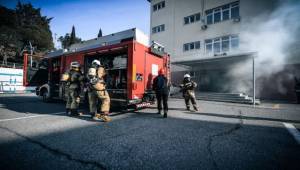 İtfaiye ekiplerinden polis okulunda yangın tatbikatı