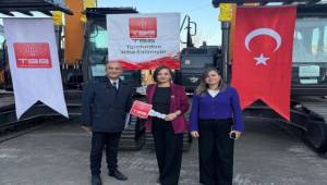 Karabağlar Belediyesi’ne Yeni İş Makinesi Desteği