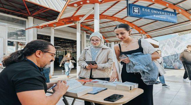 Kitap kurtları, İzmir’in kütüphanelerini çok sevdi
