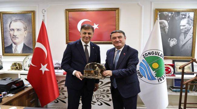 “Sağlık alanında yerel yönetimlere daha çok yetki verilmeli”