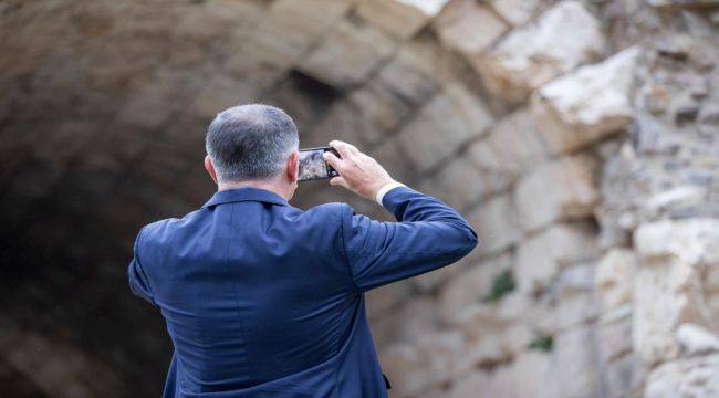 Smyrna Tiyatrosu Gün Yüzüne Çıkıyor