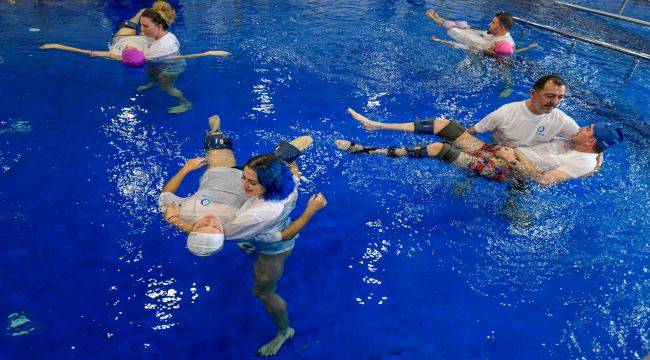 Suyun iyileştirici gücüyle engeller aşılıyor