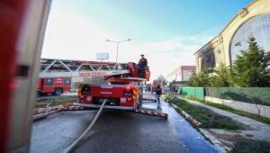 Fabrika yangını kısa sürede kontrol altına alındı