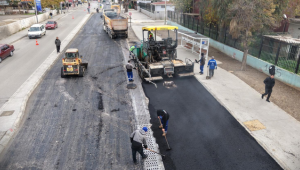 İzmir’de ulaşımı rahatlatan asfalt atağı