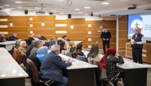 İzmirli muhtarlar Bornova Muhtarlar Akademisi’nde buluştu