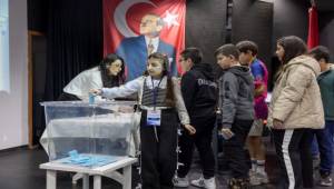 Konak’ın Çocuk Meclisi’nde seçim heyecanı