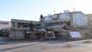 Bayraklı Belediyesi Arama Kurtarma Ekipleri AFAD Eğitimini Tamamladı