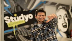 Saz çalan da geliyor rap yapan da