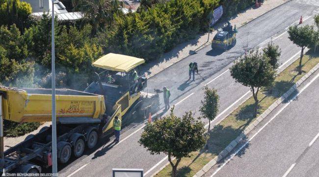 Çeşme’nin yolları yaza hazırlanıyor