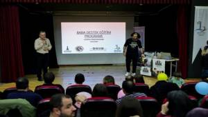 İzmirli babalar “yeni nesil babalığı” öğreniyor