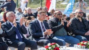 Başkan Tugay: Her zaman Güzelbahçe halkının yanında olacağım