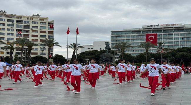 İzmir’de 23 Nisan coşkusu