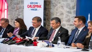 İzmir’de CHP ve Roman yurttaşlar aynı masada