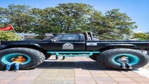 Klasik Otomobil Sergisi ziyaretçilerini zaman yolculuğuna çıkardı 