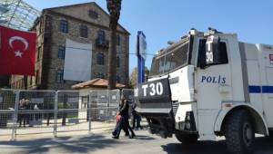  Meslek Fabrikası’nın abluka altına alınmasına tepkiler sürüyor