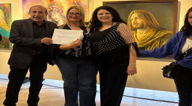 İzmir’de Sanatın ve Vefanın Buluşması: “Esintiler II” Sergisi Görkemli Bir Törenle Açıldı