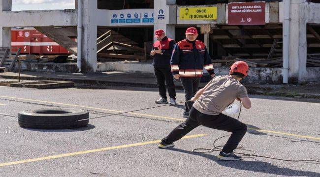İzmir İtfaiyesi’nde zorlu sınav maratonu başladı