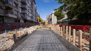 İzmir’de 3 milyar liralık alt yapı dönüşümü sürüyor