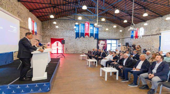 İzmir sahneye çıkıyor