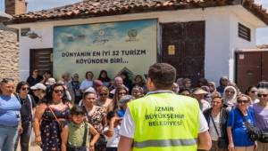 Kültür gezileriyle İzmir’i keşfettiler