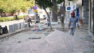 Bornova’nın ana damarı Mustafa Kemal Caddesi’nde kesintisiz prestij hamlesi