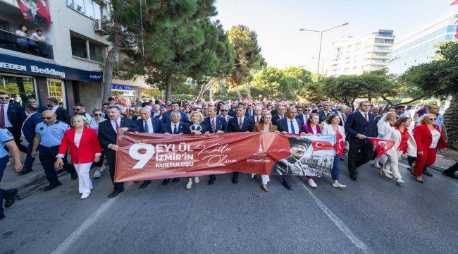 9 Eylül ruhu İzmir sokaklarında